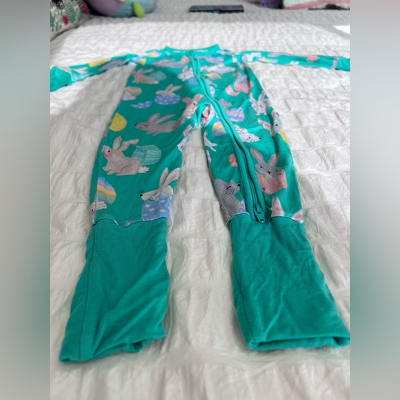 Little Sleepies Green Hoppy Days Zippy Pajamas Size 6-12M VGUC - Picture 6 of 7
